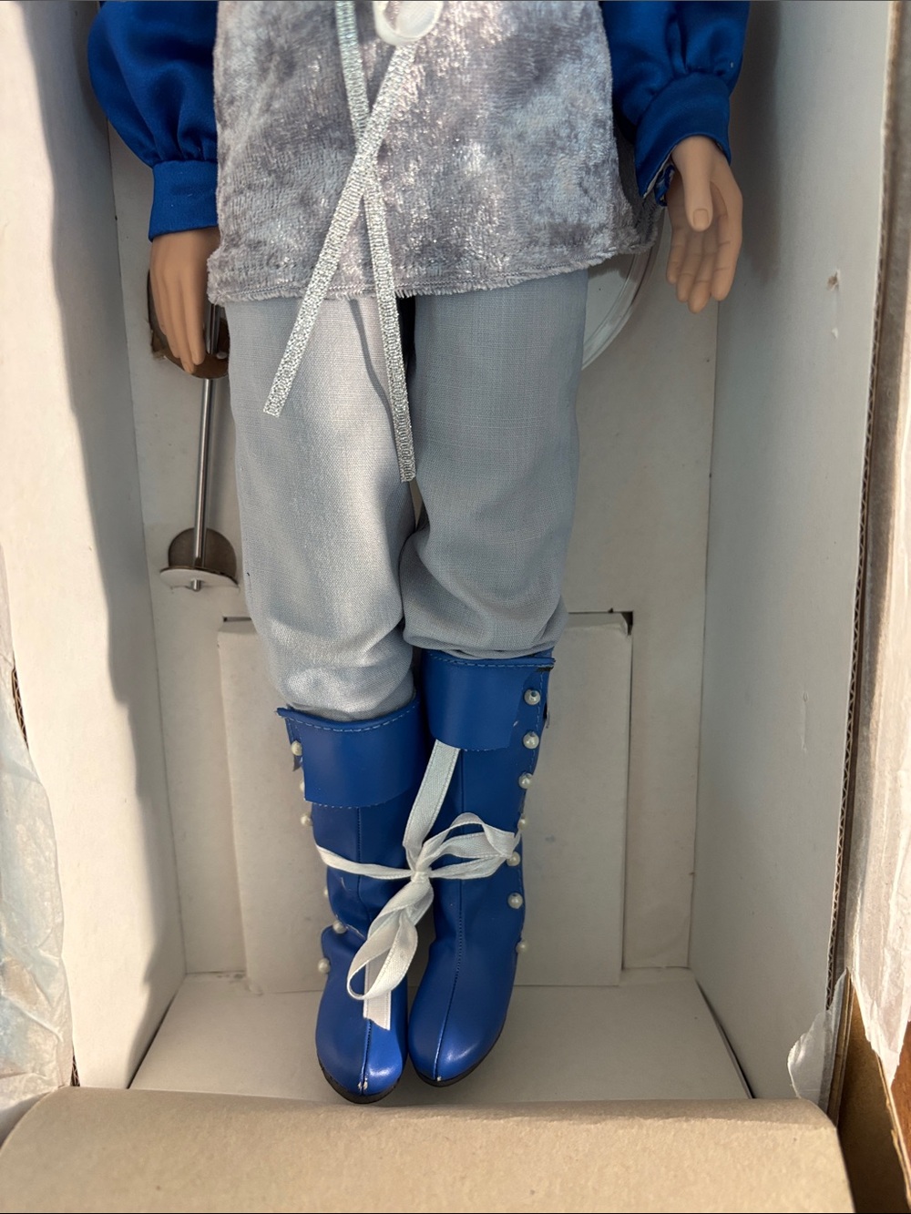Disney Chronicles of Narnia Coronation Edmund 16.5 Doll - Picture 9 of 11